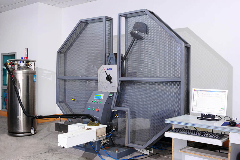 STROJ ZA ISPITIVANJE UDARA